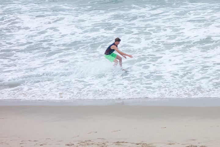 quick-skim-manhattan-beach-june-cloudy