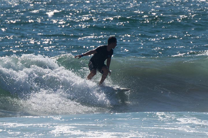 looking-over-his-left-el-porto-july-afternoon