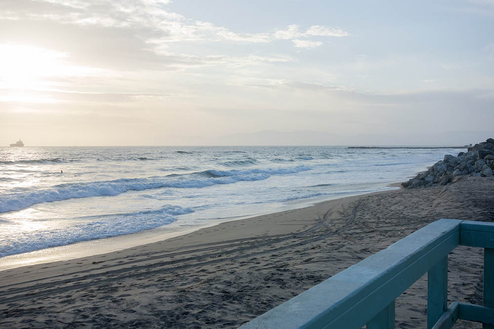 looking-out-el-porto-tower-golden-hour